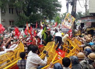 The clash between police and farmers sachkahoon