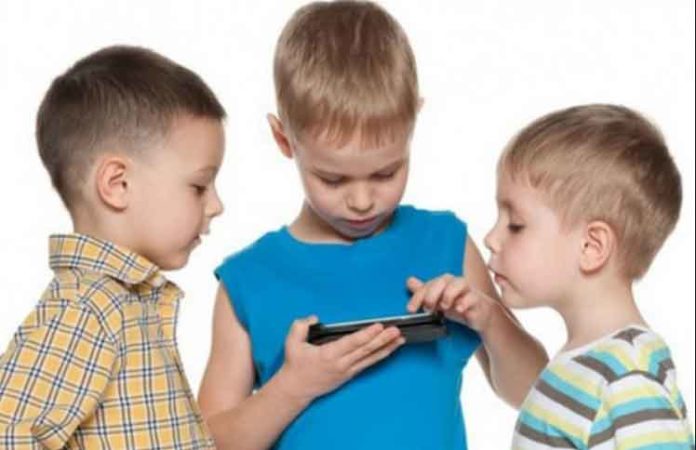 Smartphone vs Kids