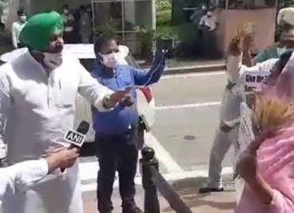 हरसिमरत कौर और कांग्रेस सांसद रवनीत सिंह बिट्टू आपस में भिड़े Harsimrat Kaur Badal