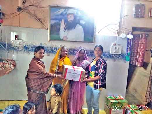 मध्यप्रदेश (सच कहूँ न्यूज)। ब्लॉक आमला की साध-संगत ने ाहापरोपकार माह की खुशी में 5 जरूरतमंद परिवारों को राशन वितरित किया।