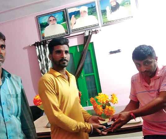 आज भी ईमानदारी को जिंदा रखे हुए हैं, डेरा अनुयायी अशोक इन्सां… Honesty