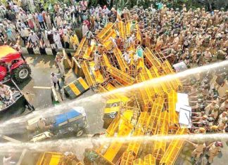 महापंचायत में हरियाणा सहित राज्यों से उमड़े किसान, वार्ता विफल, करनाल में तनाव Karnal