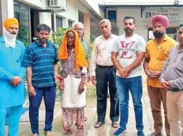 सेवादारों ने मंदबुद्धि महिला को परिवार से मिलवाया Welfare-Work