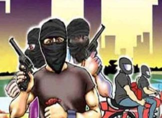Armed miscreants robbed Rs 1.80 lakh sachkahoon