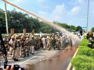 Farmers protested against Deputy CM sachkahoon