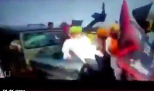 किसानो को रौंदे जाने का वीडियो वायरल, विपक्ष हुआ हमलावर Lakhimpur Kheri Farmers