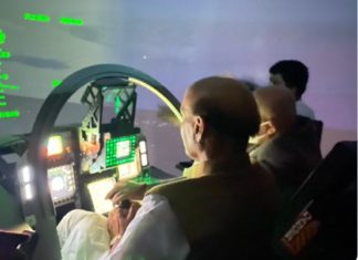 राजनाथ ने सिम्यूलेटर से तेजस में भरी ‘उडान ’ Rajnath Singh