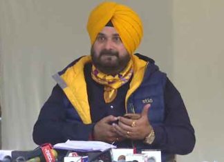 Clash between Sidhu and Akali Dal leaders sachkahoon