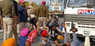 Lathicharge on Teachers Sachkahoon