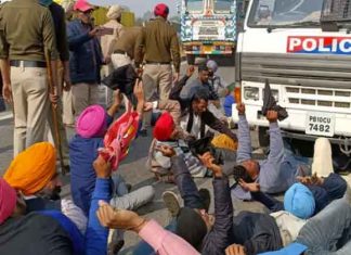 Lathicharge on Teachers Sachkahoon