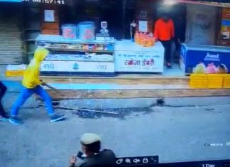 डायरी संचालक पर बदमाशों ने किया हमला, दुकान में की तोड़-फोड़, पुलिस को दी शिकायत