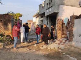 गंदगी और जर्जर गली के कारण नरकीय जीवन जीने को मजबूर इन्द्रपुरा के लोग Dirt And Dilapidated Street sachkahoon