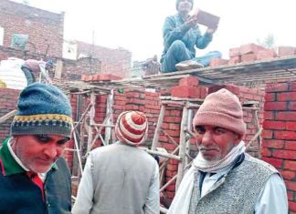 नेत्रहीन को आशियाना देने के लिए आगे आई पूण्डरी की साध-संगत