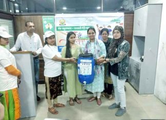 गजब: महिलाओं को स्वच्छ बिन देकर सिखाया किचन वेस्ट से खाद बनाना compost from kitchen waste sachkahoon