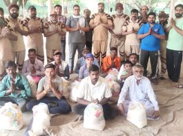 मुंबई और पुणे ब्लॉकों ने 29 अति जरूरतमंद परिवारों को बांटा राशन