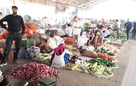 महंगाई ने तोड़ी कमर, सब्जियां आम आदमी की पहुंच से दूर