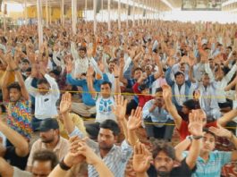 बरनावा आश्रम में उमड़े श्रद्धालु, रामनाम से भक्तिमय हुआ पंडाल