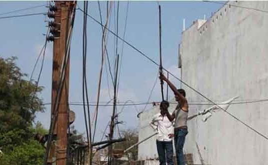 कार में आए और तीन लाख रुपए कीमत के विद्युत तार चोरी कर भागे Hanumangarh News