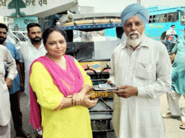 हजारों का मोबाईल नहीं डुला सका डेरा श्रद्धालु का ईमान Honesty Sachkahoon