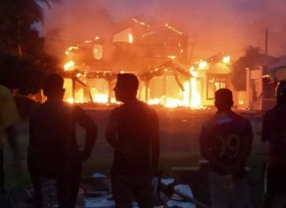 Mahinda Rajapaksa House Burnt