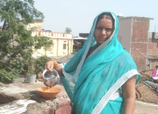 सीतामढ़ी की साध-संगत ने बेजुबान पक्षियों के लिए लगाए पानी के सकोरे