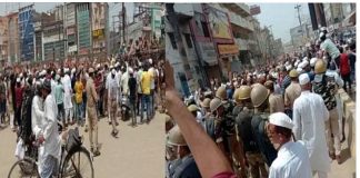 Protest outside Jama Masjid