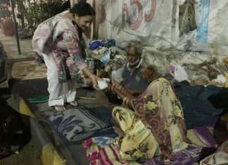 हैदराबाद की साध-संगत ने 100 जरूरतमंद निराश्रितों और दिव्यांगों को खिलाया भोजन Welfare Work