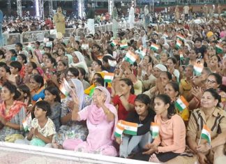 सरसा डेरे में अपने गुरु की झलक देखकर साध-संगत में दौड़ी खुशी की लहर, दर्शन करने पहुंचा जनसैलाब