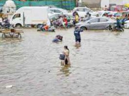 उत्तर प्रदेश में भारी बारिश का कहर, अंतरराष्ट्रीय एयरपोर्ट पानी में डूबा, उड़ान स्थगित