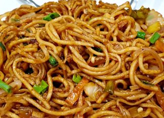 चाऊमीन खाकर एक ही गांव के 84 लोग बीमार हुए, जानें, क्या है मामला chowmein