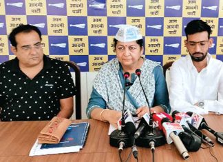 सरकार की लापरवाही का खामियाजा बेजुबानों को उठाना पड़ रहा है : आप