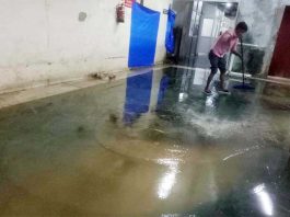 हर बार की तरह अस्पताल के बेसमेंट में भरा बरसाती पानी Hospital