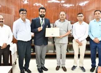 राष्ट्रपति द्रौपदी मुर्मू के हाथों छात्र अक्षय महत्ता को मिला राष्ट्रीय पुरस्कार