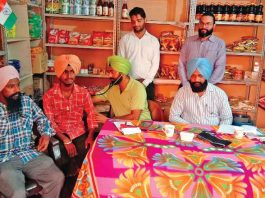 नि:शुल्क मैडीकल चैकअप कैंप, 35 मरीजों की जांच