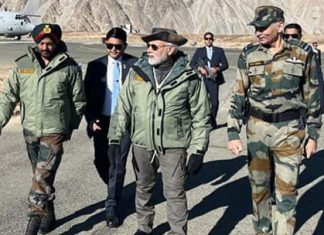 पीएम मोदी करगिल पहुंचे, सेना के जवानों के साथ मनाएंगे दीपावली pm modi