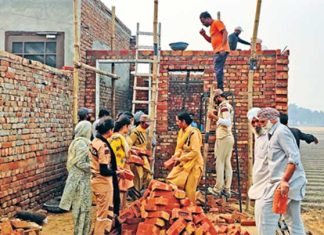 इन्सानियत : ब्लॉक महल कलां की साध-संगत ने जरूरतमंद दिव्यांग को बनाकर दिया ‘आशियाना’ Welfare Work