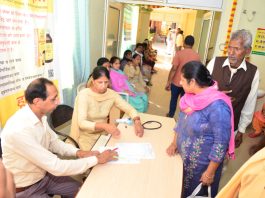 पूजनीय माता आसकौर जी आयर्वेदा हॉस्पिटल : 428 मरीजों का हुआ फ्री चैकअप Poojneeya Mata Aas Kaur Ji Ayurveda Hospital