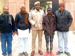 दिहाड़ी-मजदूरी के लिए असम से आए शख्स को असामाजिक तत्वों से बचाया