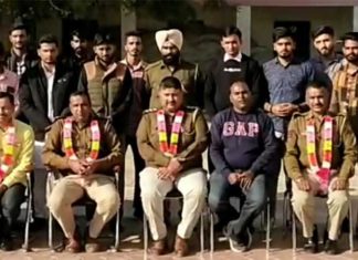 वारदातों के खुलासे पर थाना प्रभारी सहित स्टाफ सम्मानित