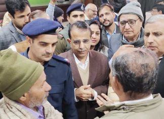 फैमली आईडी व राशन कार्ड में खामियां, कृषि मंत्री को सौंपा ज्ञापन