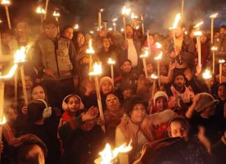 जैनसमाज ने निकाला मशाल जुलूस, सम्मेद शिखर को पर्यटनस्थल बनाने का विरोध