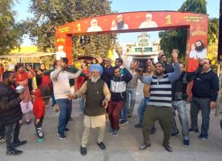 पूज्य गुरु जी के आने की खुशी में झूम उठा सरसा