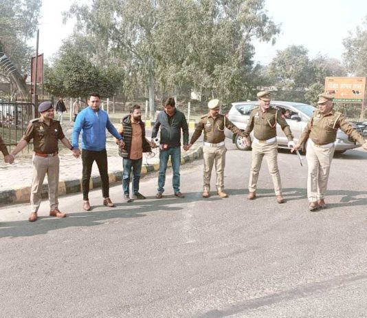 250 से अधिक अधिकारी व अन्य को सड़क सुरक्षा की शपथ दिलाई गई Noida-News