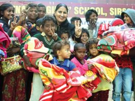 ठंड से ठिठुरते मासूमों के लिए आगे आया शाह सतनाम जी गर्ल्स स्कूल