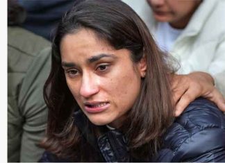 रो पड़ी विनेश फोगाट कहा-हिंदुस्तान में एक भी लड़की पैदा नहीं होनी चाहिए