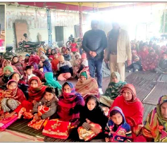 ठंड में ठिठुर रहे परिवारों की सहारा बनी धनौरी की साध-संगत