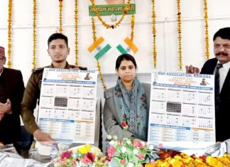 डीएम-एसपी को अधिवक्ताओं ने किया सम्मानित