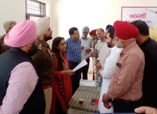 ‘सरकार तुहाड़े द्वार’ बासियां गांव में उपायुक्त व एसएसपी ने लोगों की समस्याओं का किया हल