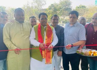 राज्य मंत्री नरेंद्र कश्यप ने किया यात्री शेड का उद्घाटन Narendra-Kashyap-2