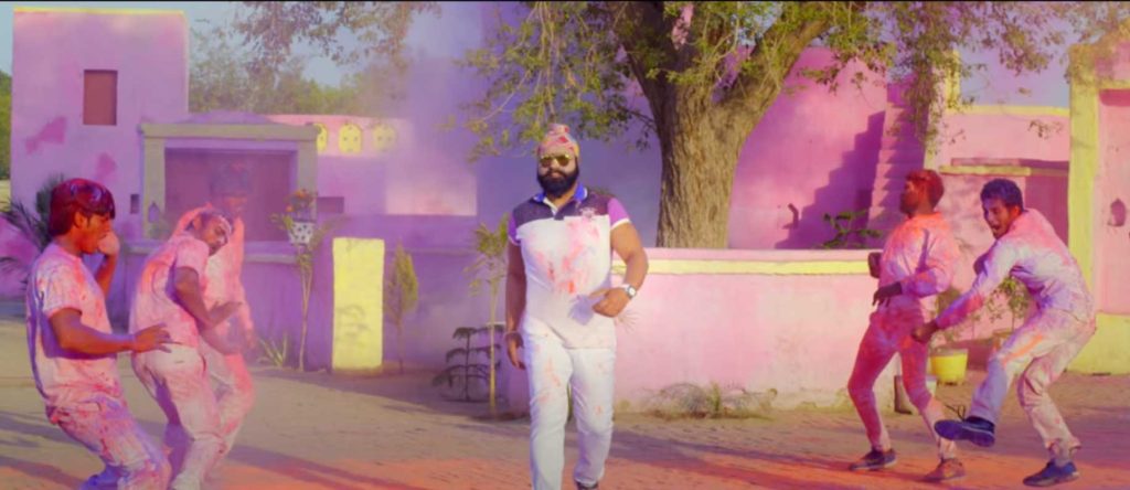 holi-